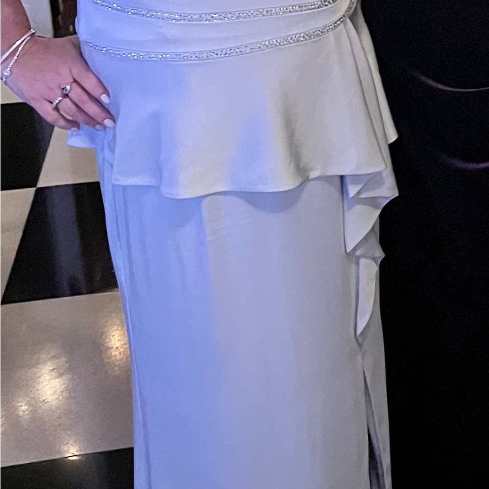 💕Montage by Mon Cheri ice gray mother of bride dress with matching shawl - Picture 8 of 16